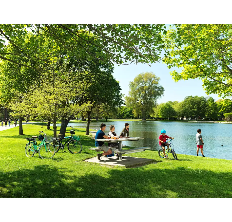 Hero Christchurch Hagley Park Family