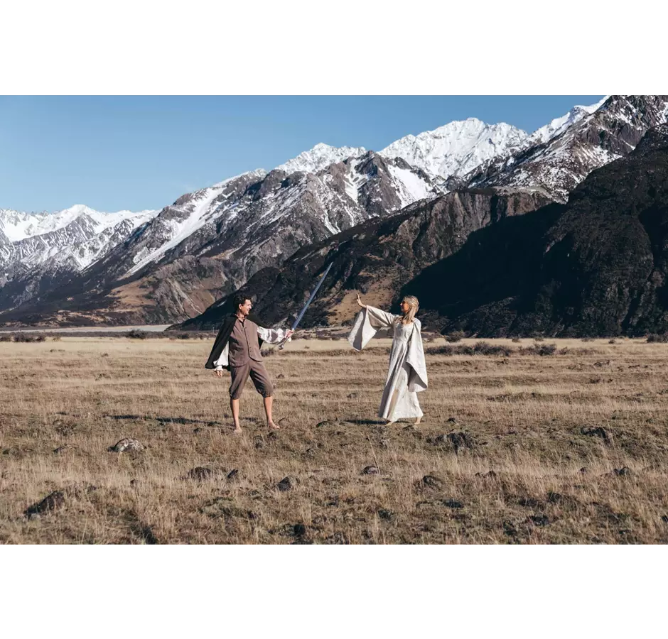 Frodo And Galadriel At Minas Tirith