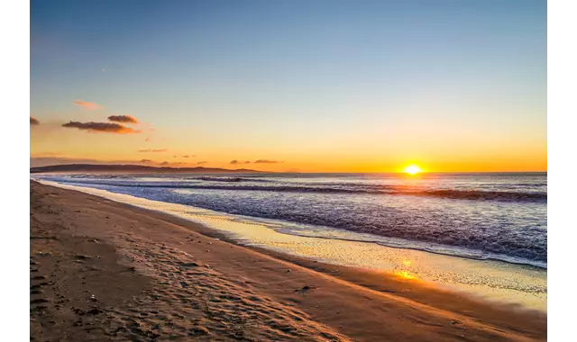 Waikuku Beach photo by Nic Oram
