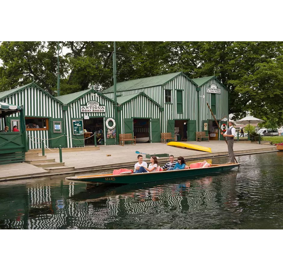 Christchurch Punting On The Avon